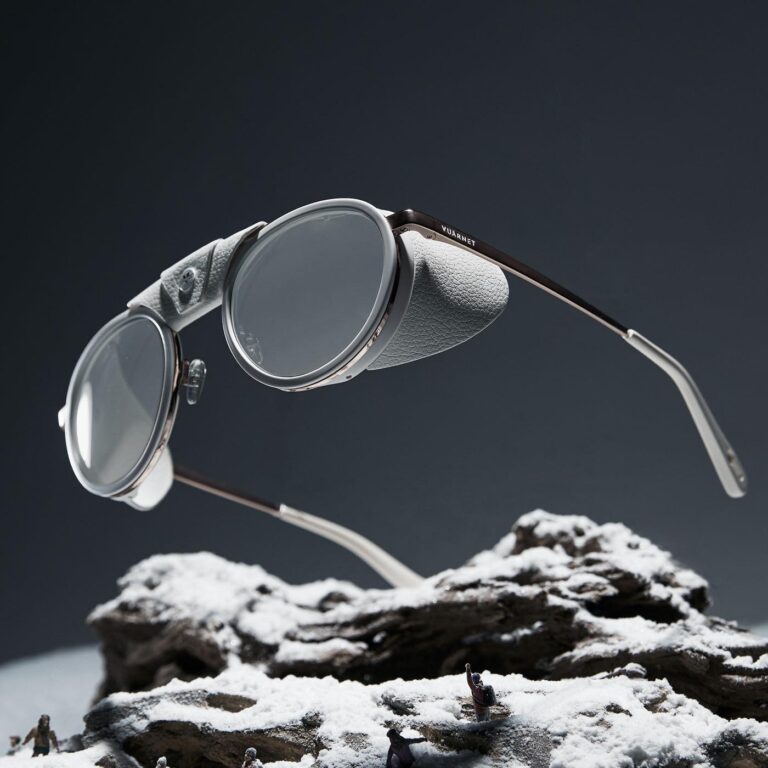 Comprendre les Verres Bleus: Un Guide Complet pour vos Lunettes